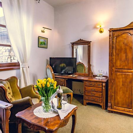 Folwark Stara Winiarnia Hotel Mszana Dolna Kültér fotó