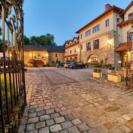 Folwark Stara Winiarnia Hotel Mszana Dolna Kültér fotó