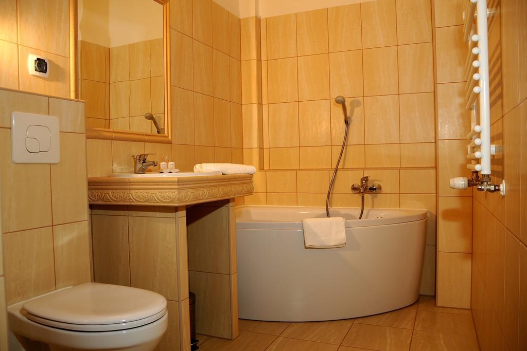 Folwark Stara Winiarnia Hotel Mszana Dolna Szoba fotó