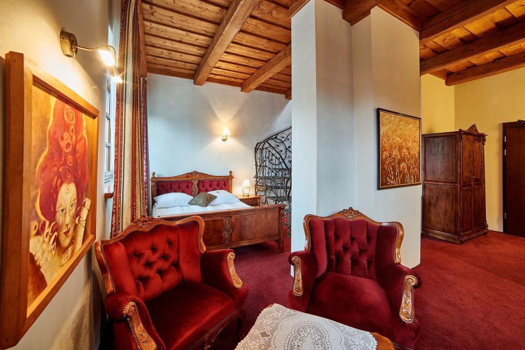 Folwark Stara Winiarnia Hotel Mszana Dolna Kültér fotó